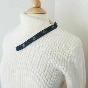 Sisley chunky white turtleneck sweater Size Small